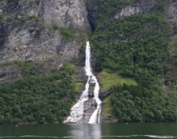 NOR - Geirangerfjord, Suitor waterfall201002